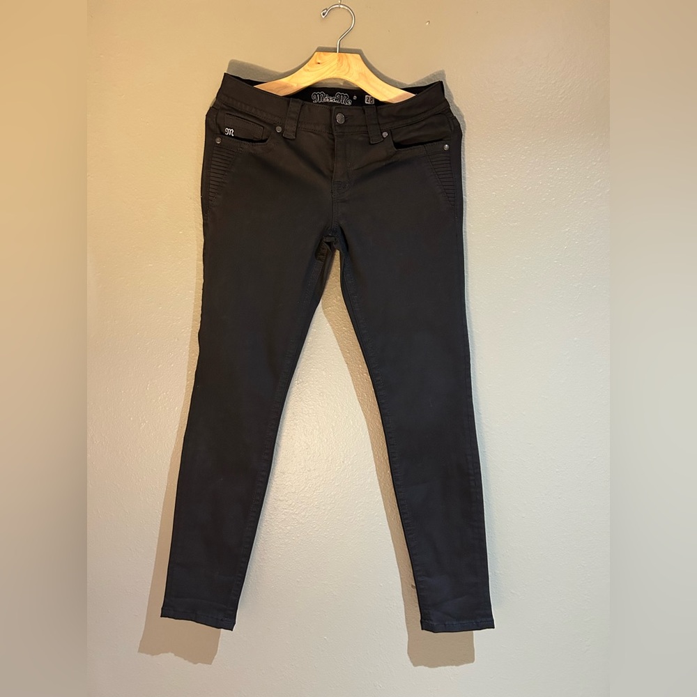 Black skinny Miss Me size 29 like new